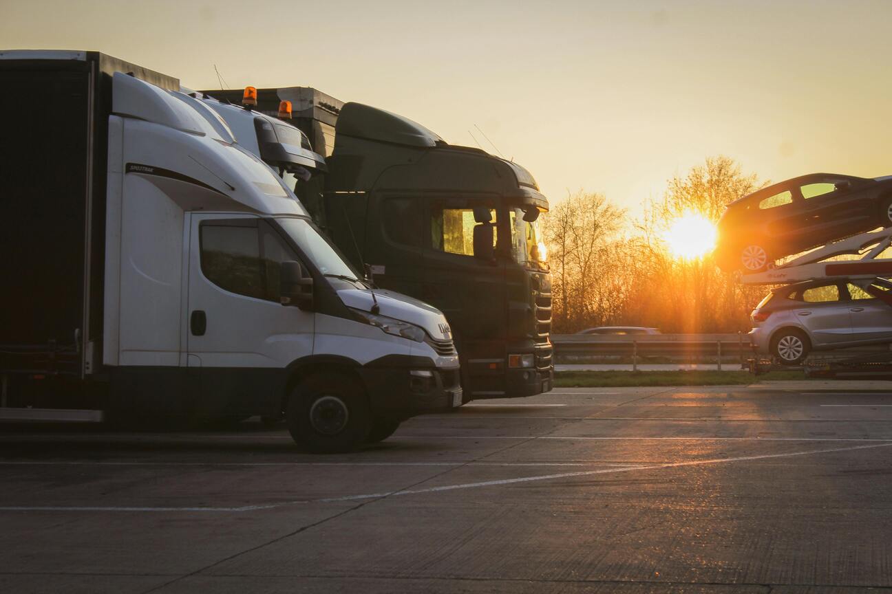 commercial-truck-transport-services
